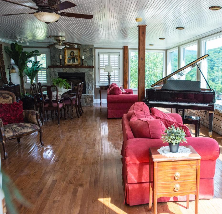 מלון Chimney Rock Manor מראה חיצוני תמונה