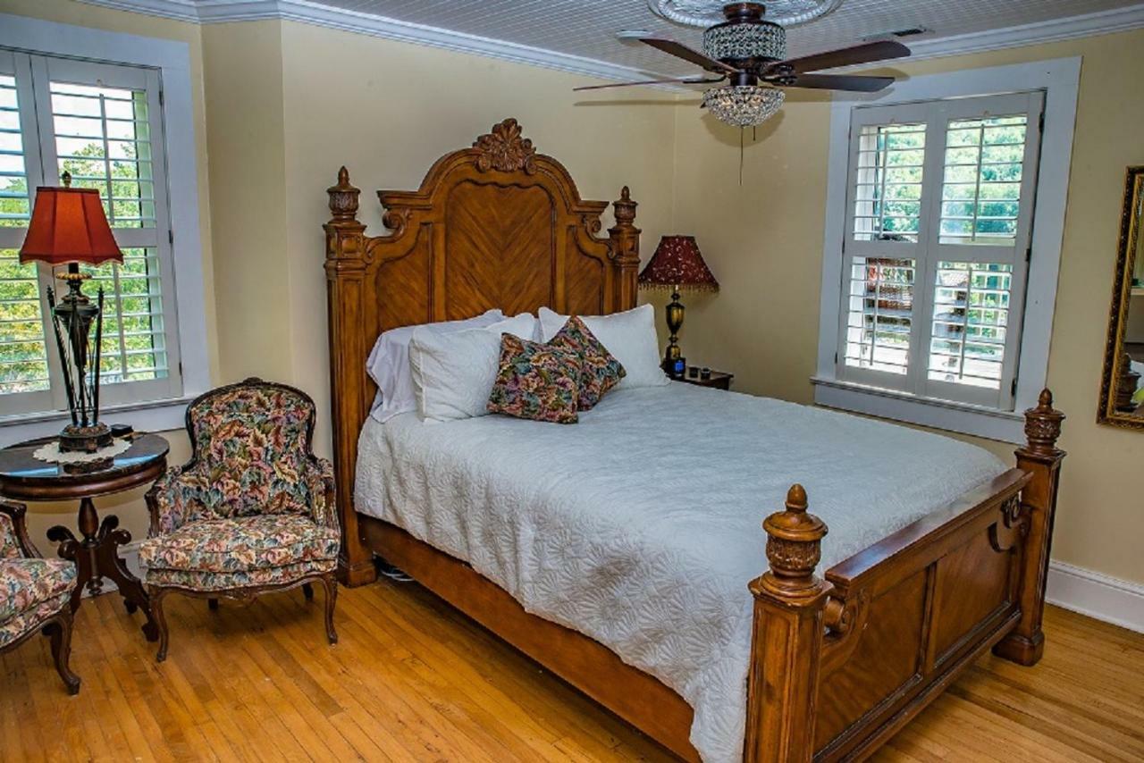 מלון Chimney Rock Manor מראה חיצוני תמונה