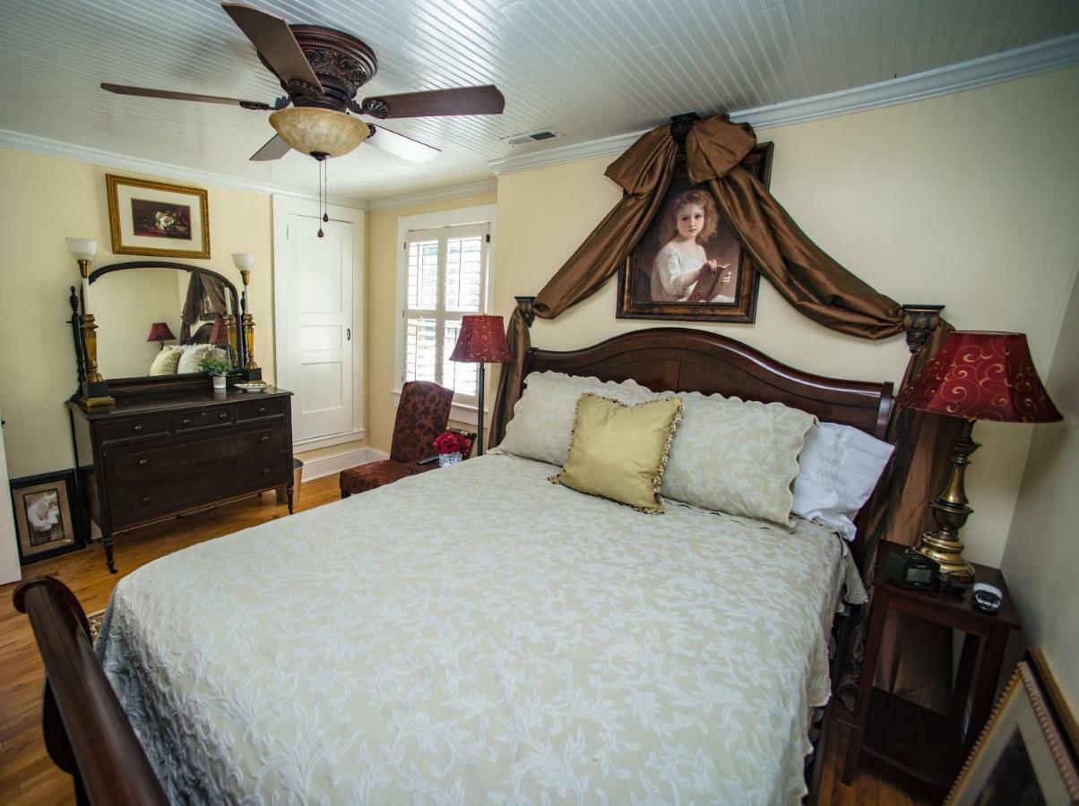 מלון Chimney Rock Manor מראה חיצוני תמונה
